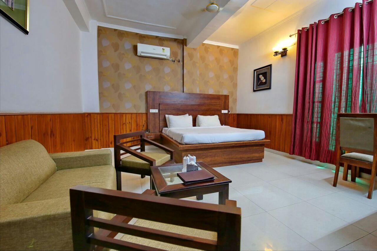 Red Apple Hotel Sangrur Екстериор снимка